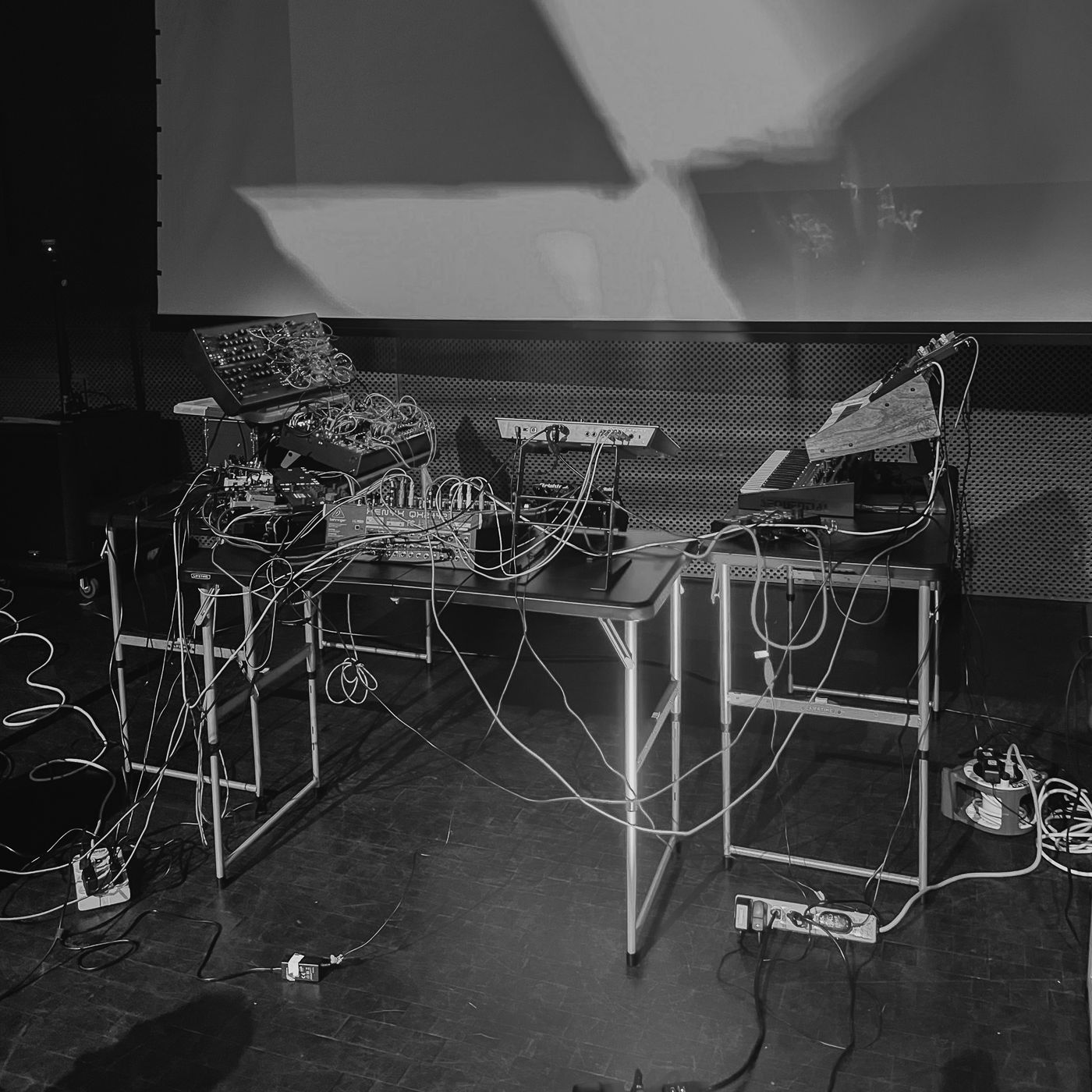 avoidr performance photo
